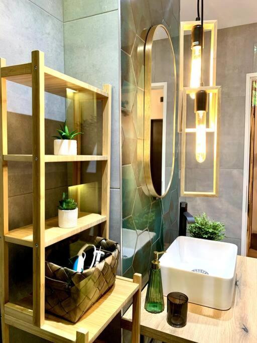 Heart Of The City - Modern Studio With Balcony Apartment Bucharest Exterior photo
