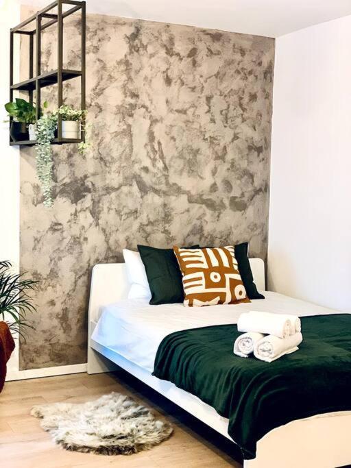 Heart Of The City - Modern Studio With Balcony Apartment Bucharest Exterior photo