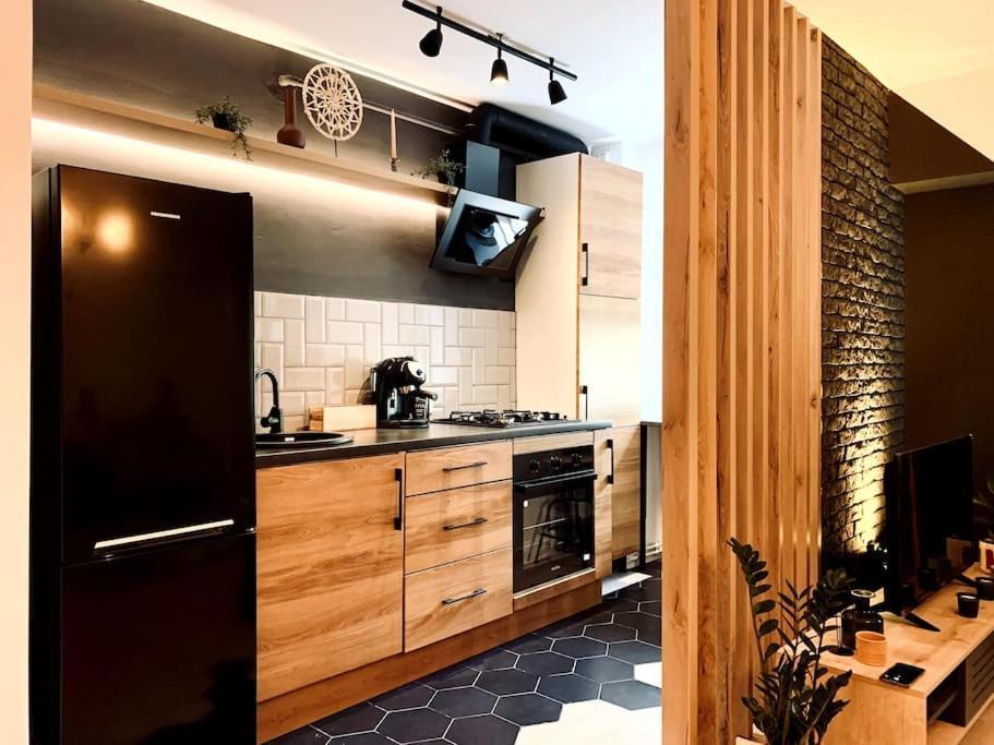 Heart Of The City - Modern Studio With Balcony Apartment Bucharest Exterior photo