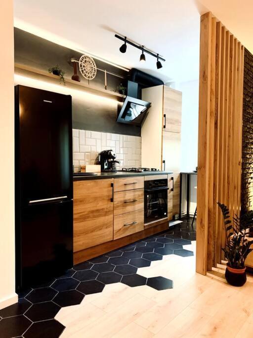 Heart Of The City - Modern Studio With Balcony Apartment Bucharest Exterior photo